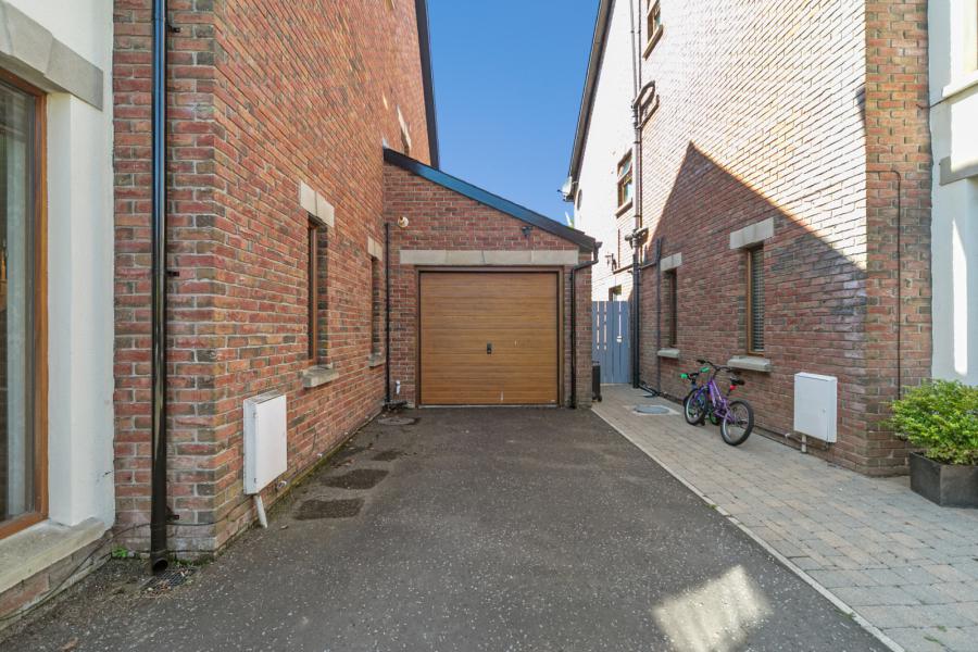 71b Shandon Park