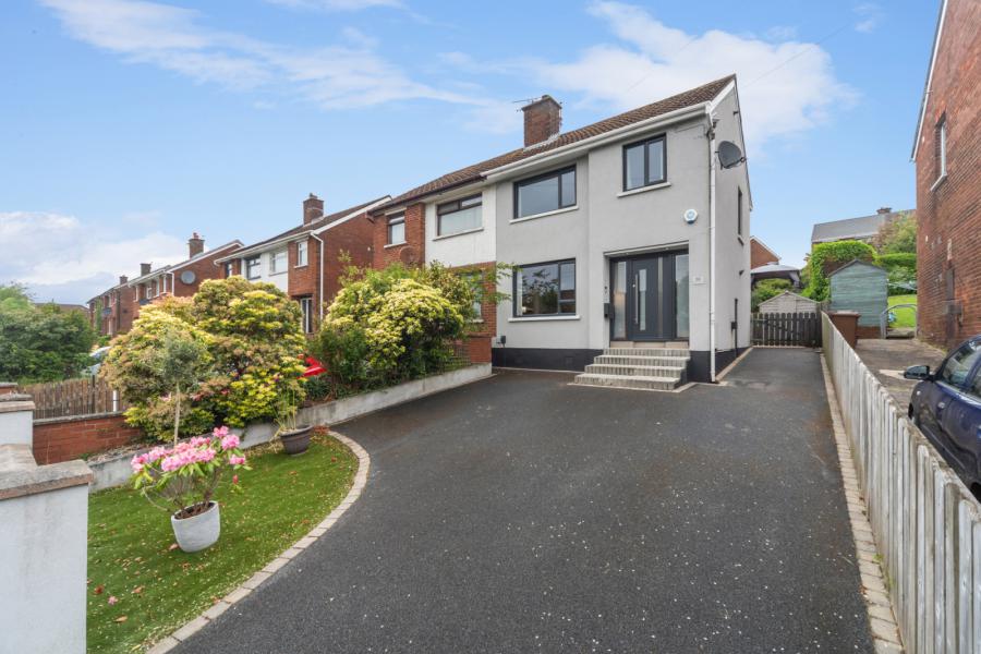 60 Roddens Crescent
