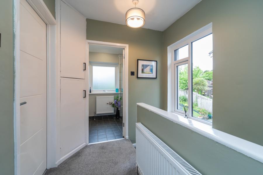 60 Roddens Crescent