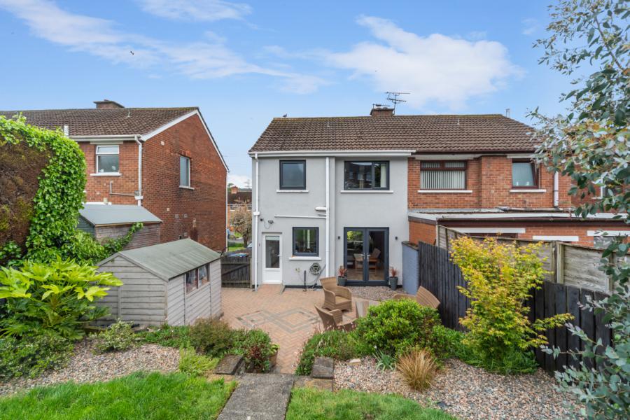 60 Roddens Crescent