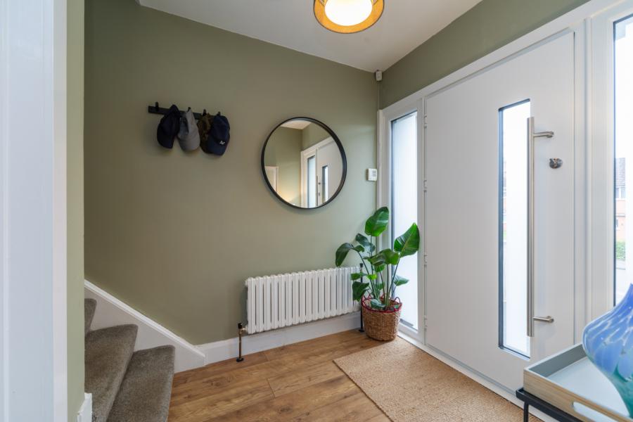 60 Roddens Crescent