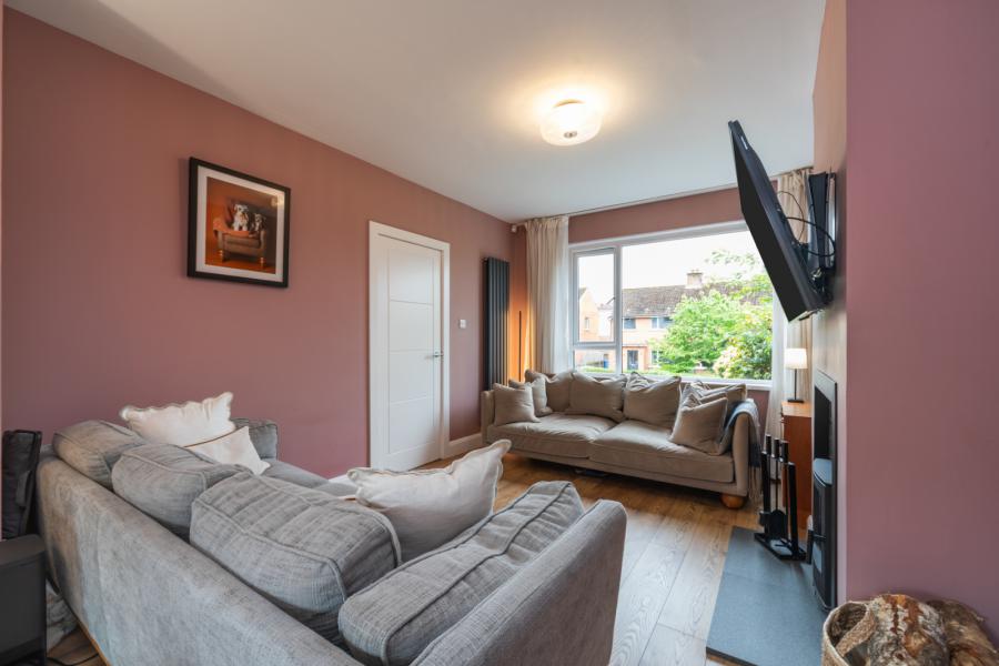 60 Roddens Crescent