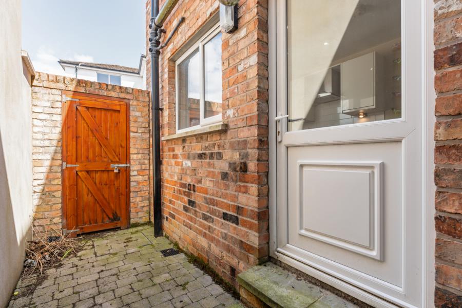 12 Pims Avenue
