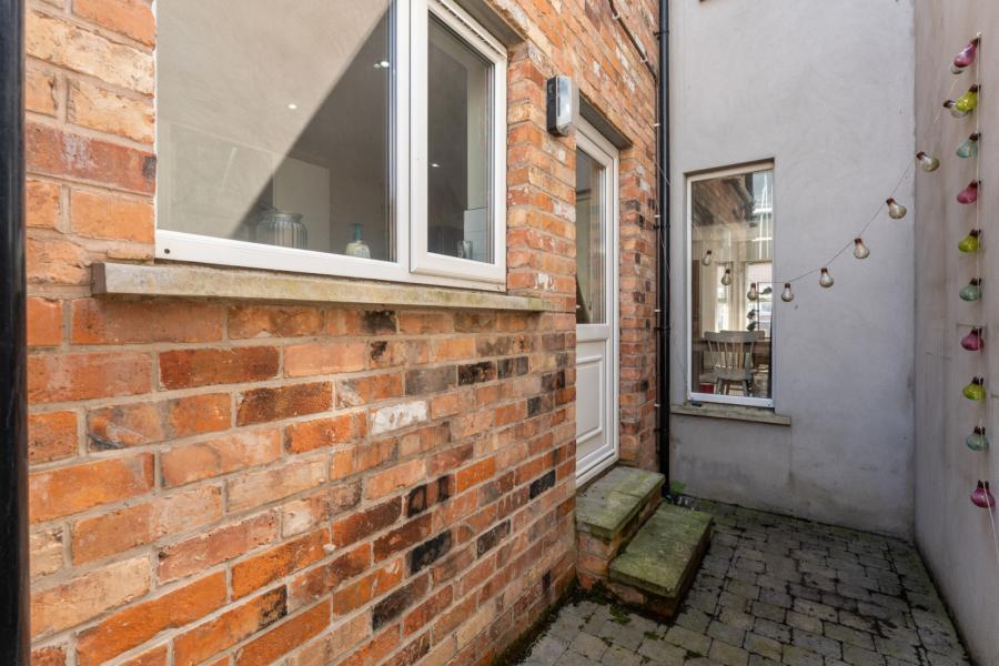 12 Pims Avenue