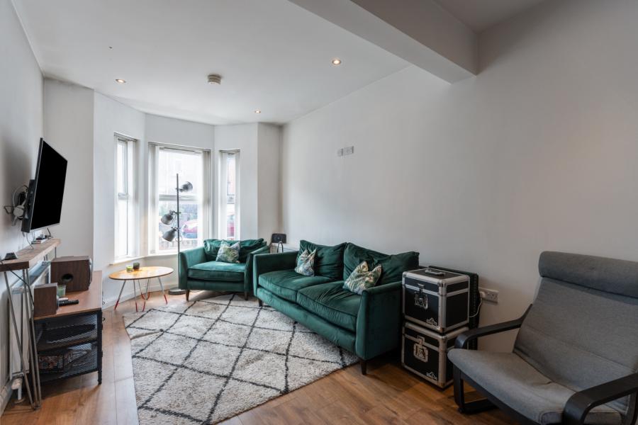 12 Pims Avenue