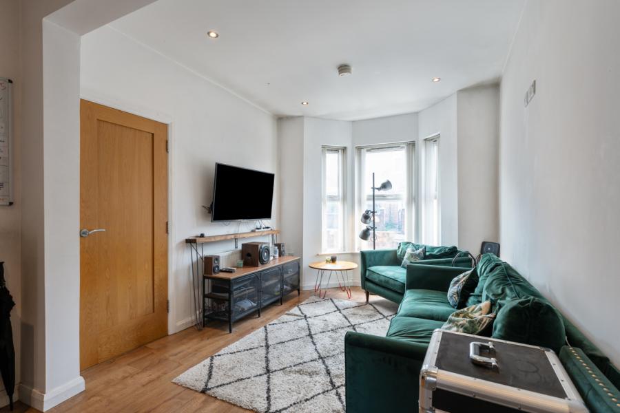 12 Pims Avenue