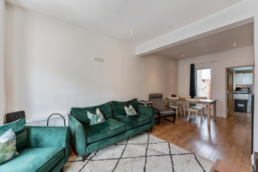 12 Pims Avenue