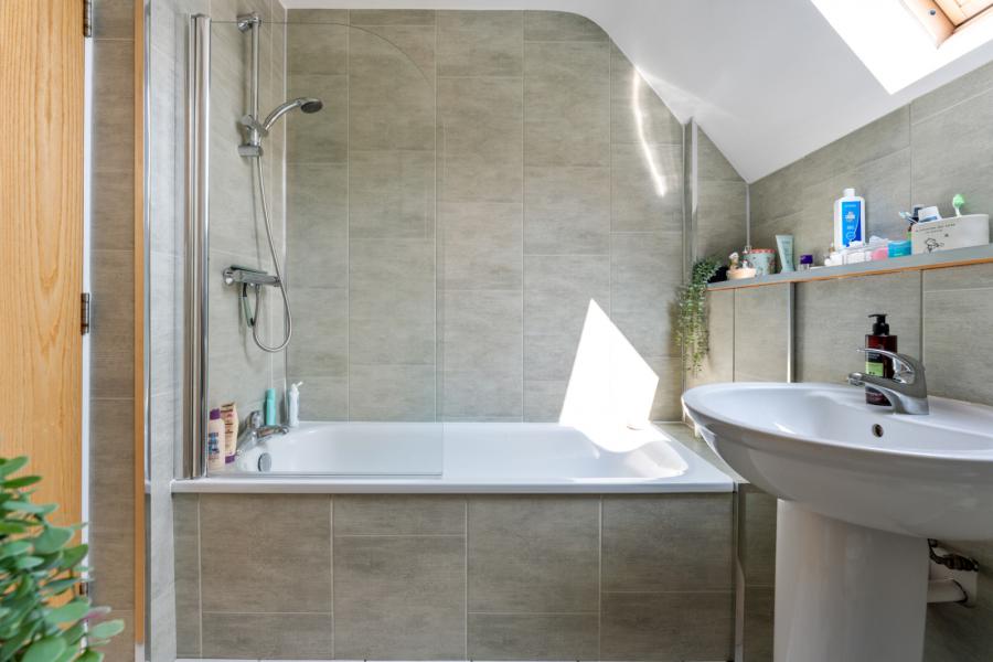 12a, Bailey Manor
