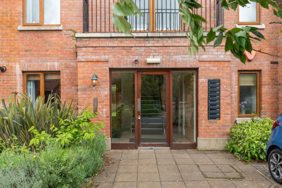 12a, Bailey Manor