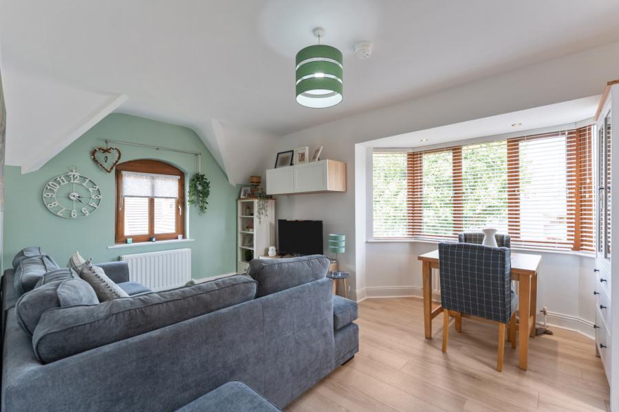 12a, Bailey Manor
