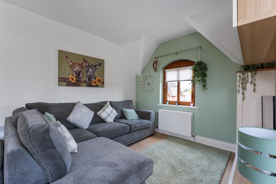 12a, Bailey Manor