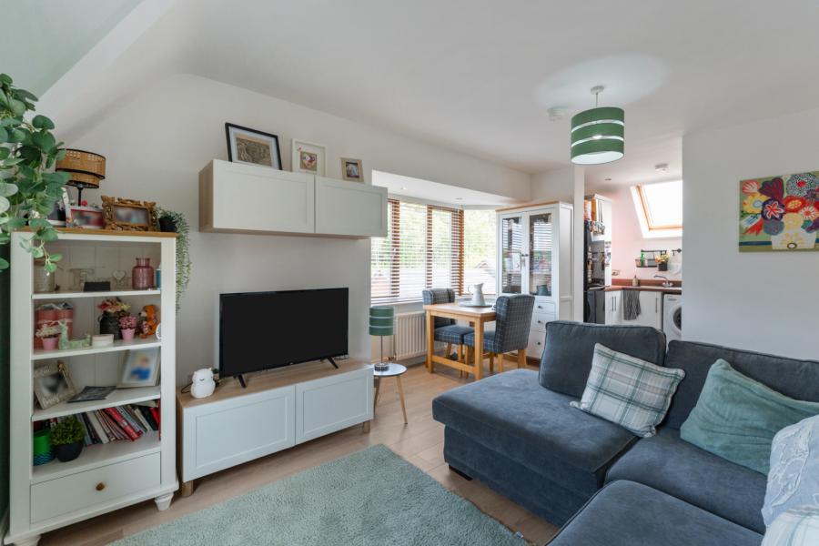 12a, Bailey Manor