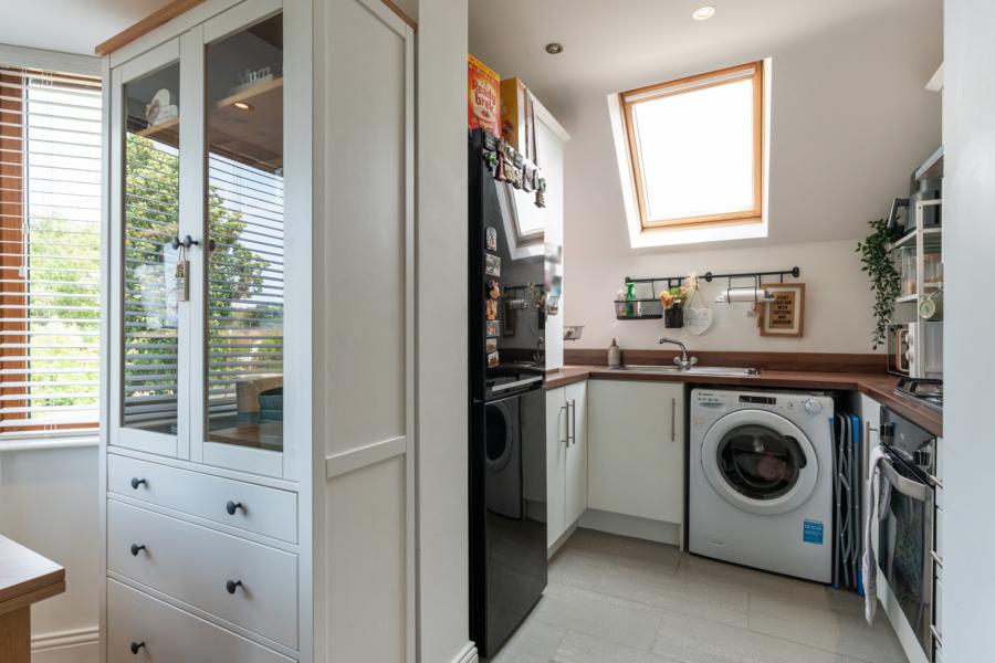 12a, Bailey Manor