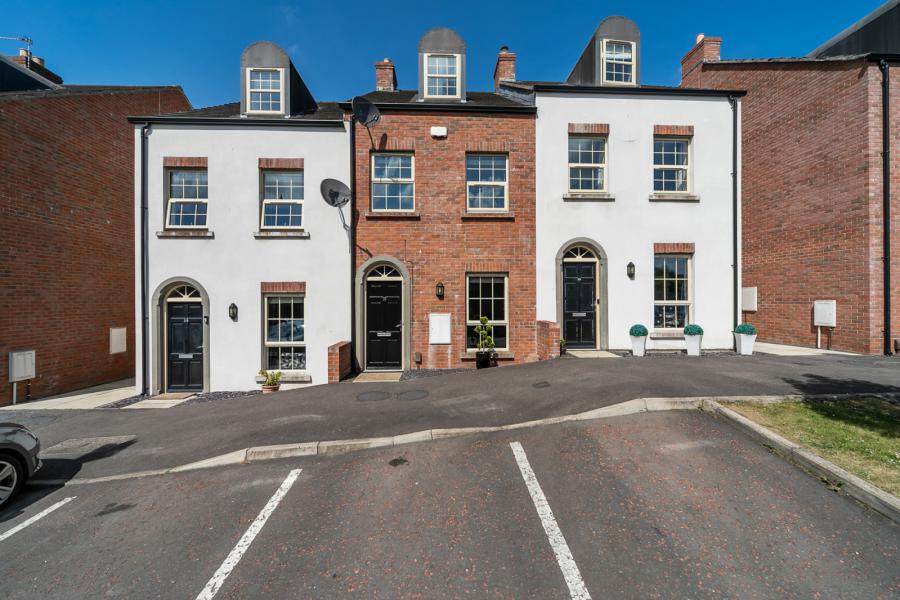 15 Gransha Wood, dundonald, belfast, BT16 2FG