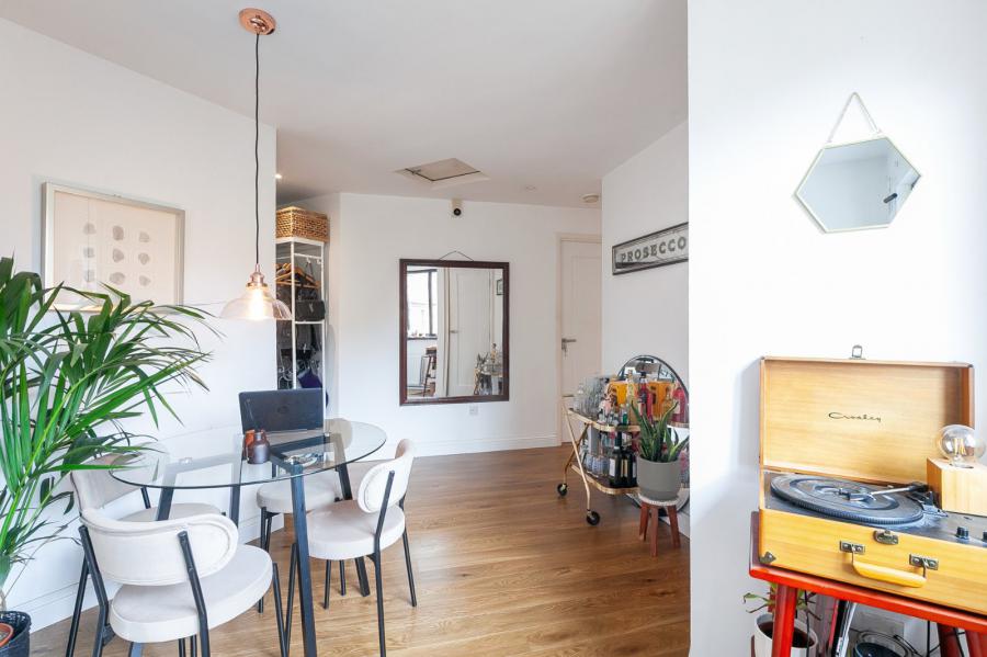 5 Strathearn Mews