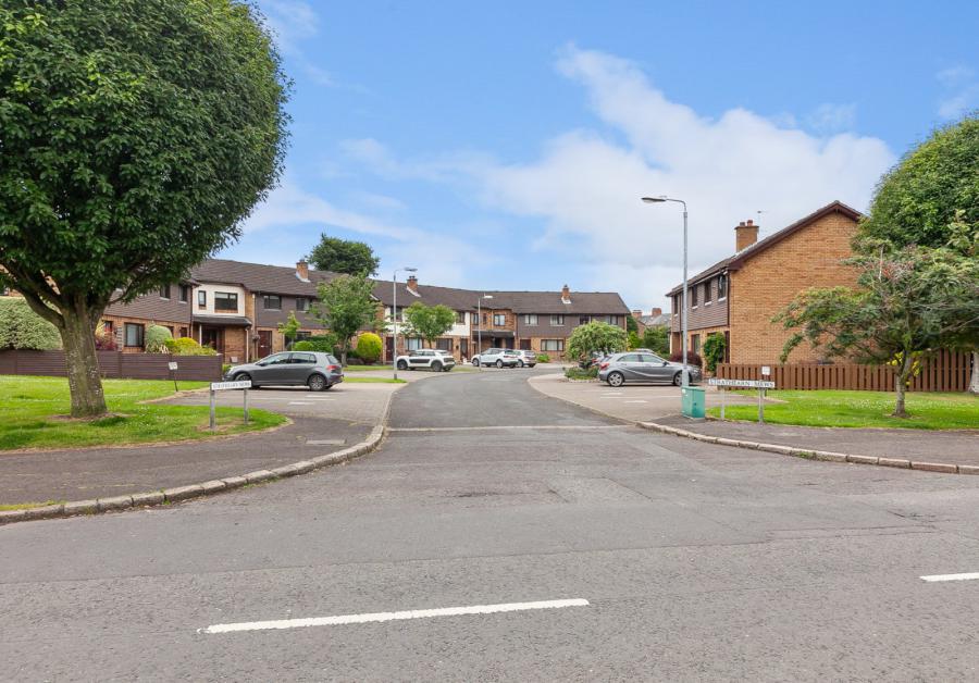 5 Strathearn Mews