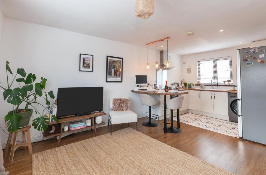 5 Strathearn Mews