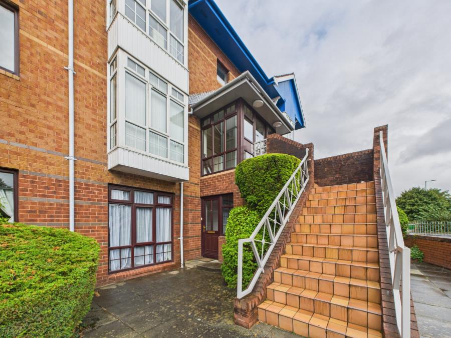 9 Hawthornden Mews