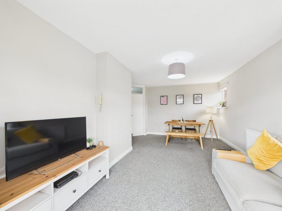 9 Hawthornden Mews