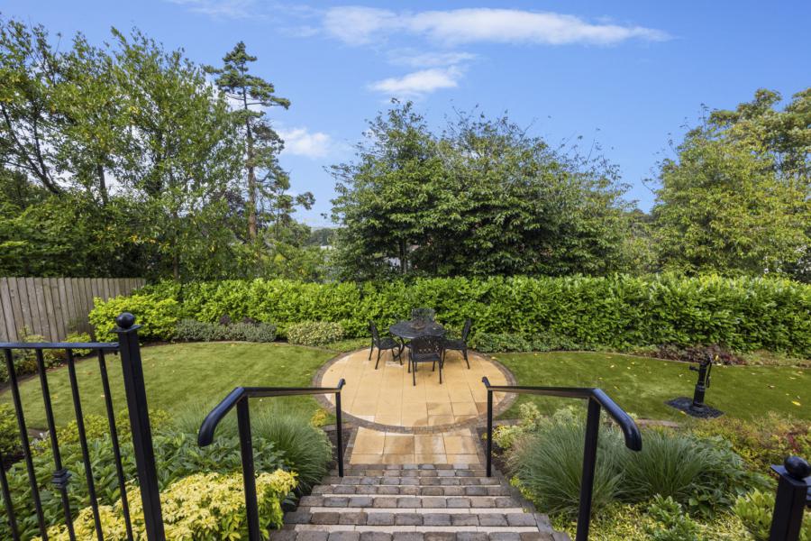 12 Glenmachan Park