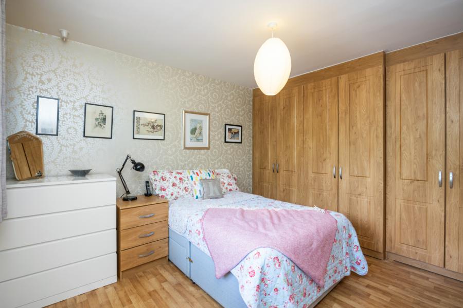 13 Cabinhill Mews