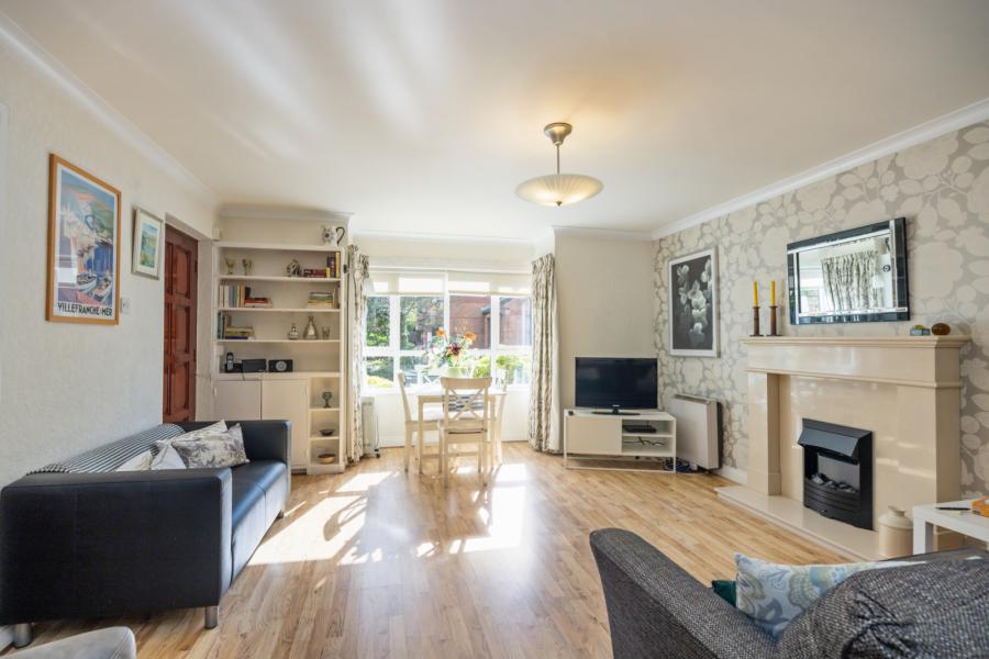 13 Cabinhill Mews