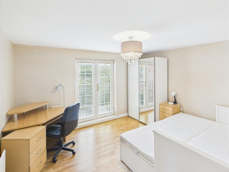 Apartment 16 Forest House, 72 Beech Heights