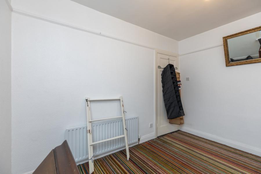 25 Summerhill Park