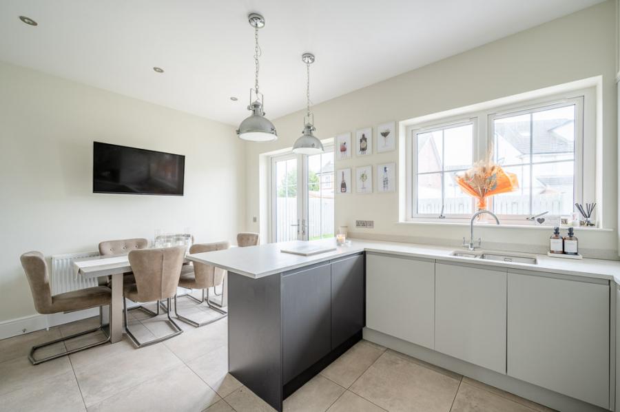 8 Rosepark Gardens