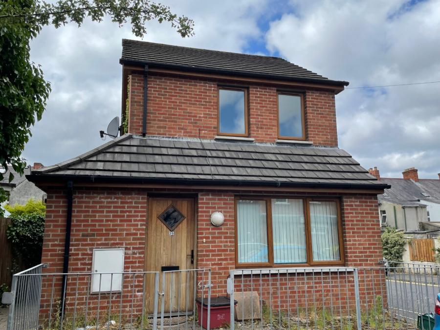 27 Eastleigh Crescent