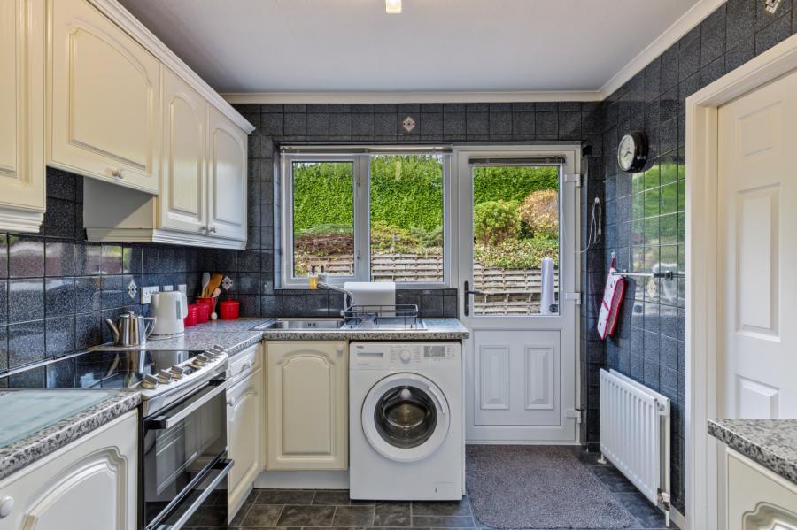 157 Dunlady Manor