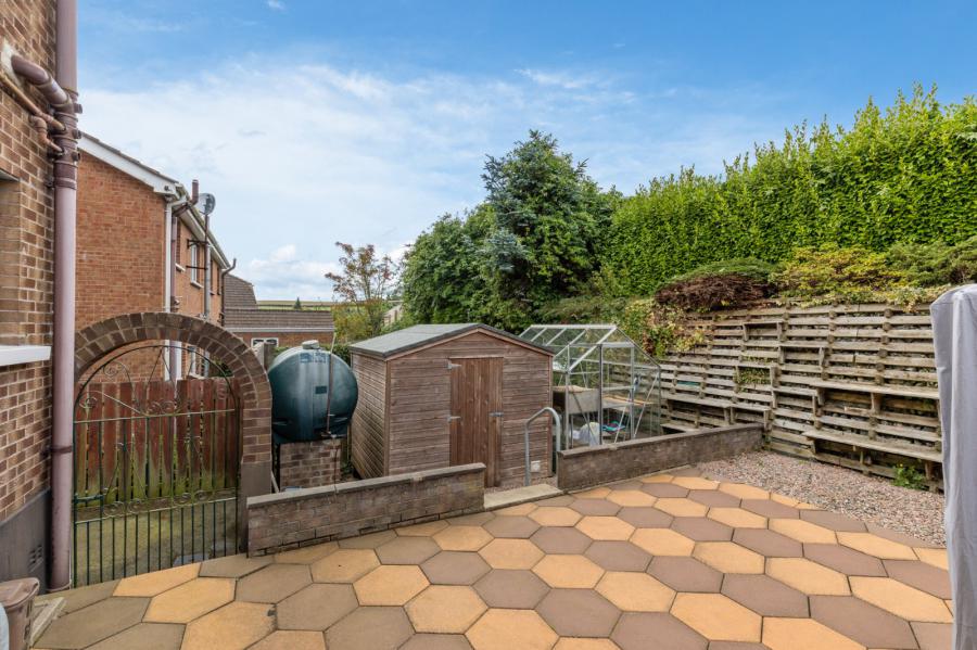 157 Dunlady Manor