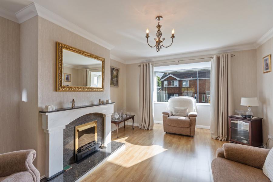 157 Dunlady Manor