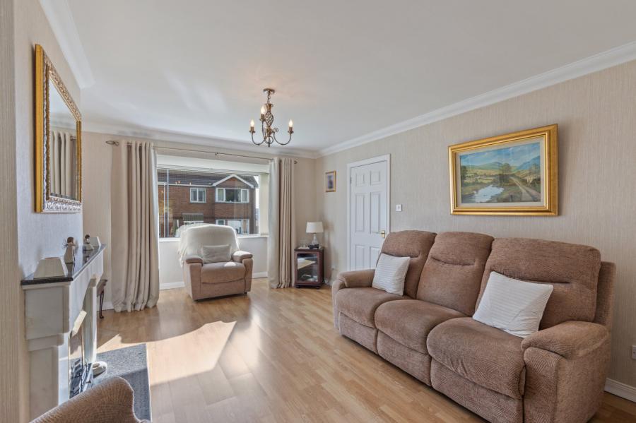 157 Dunlady Manor