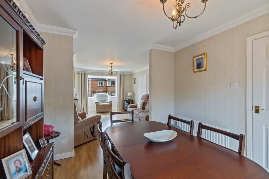 157 Dunlady Manor