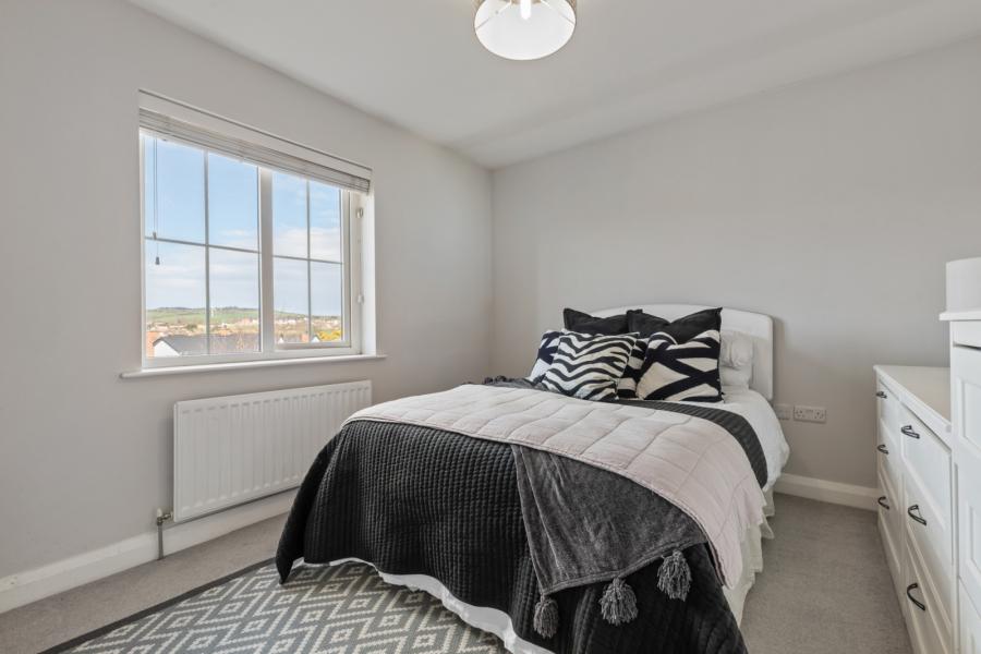 11 Greengraves Meadow