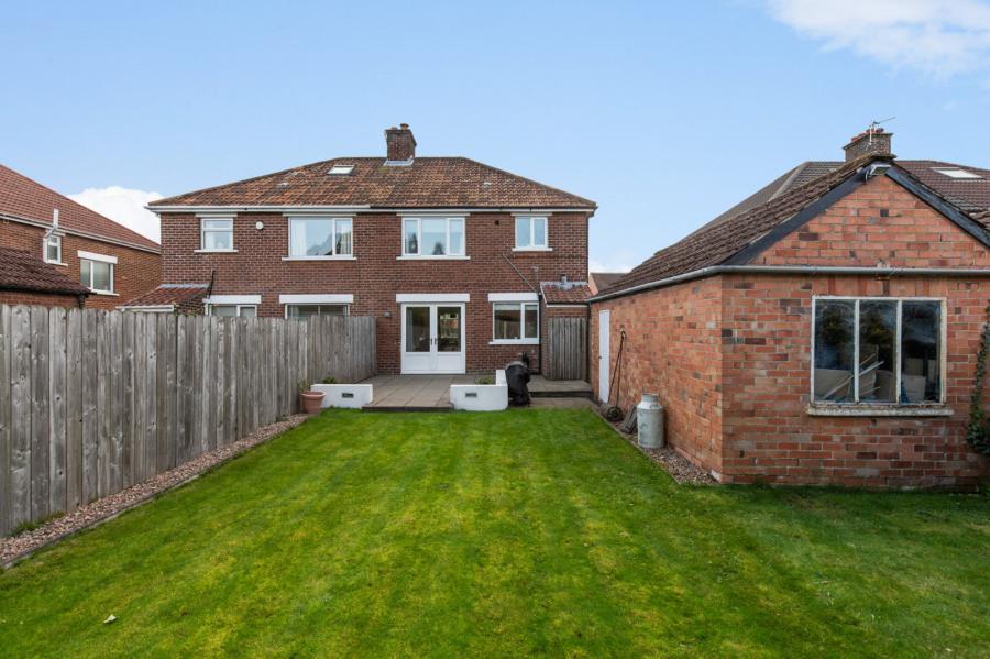 6 Clonallon Gardens