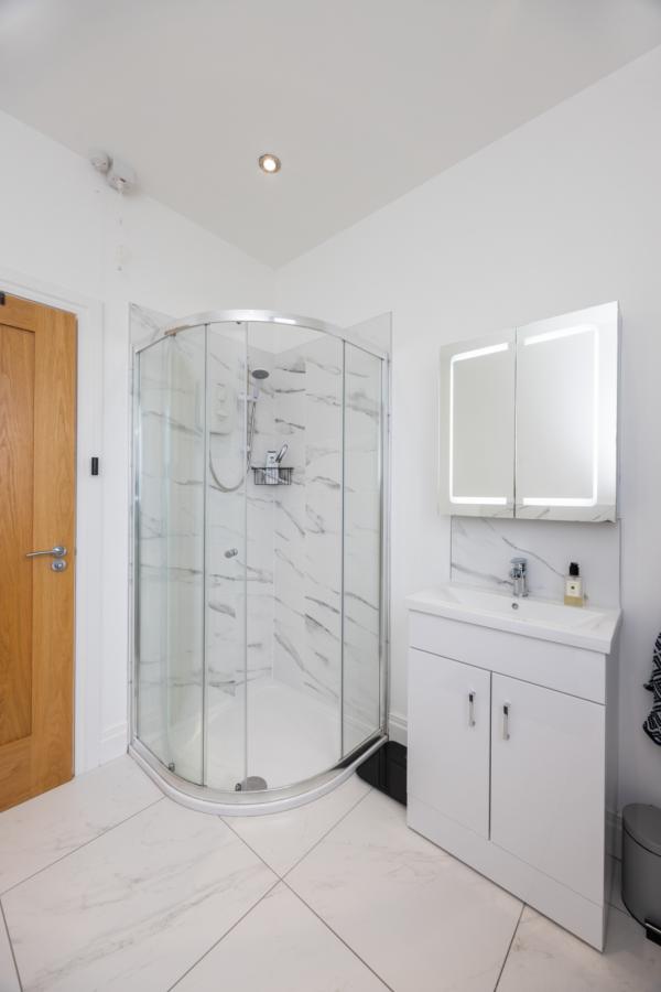 8 Castlegowan Crescent