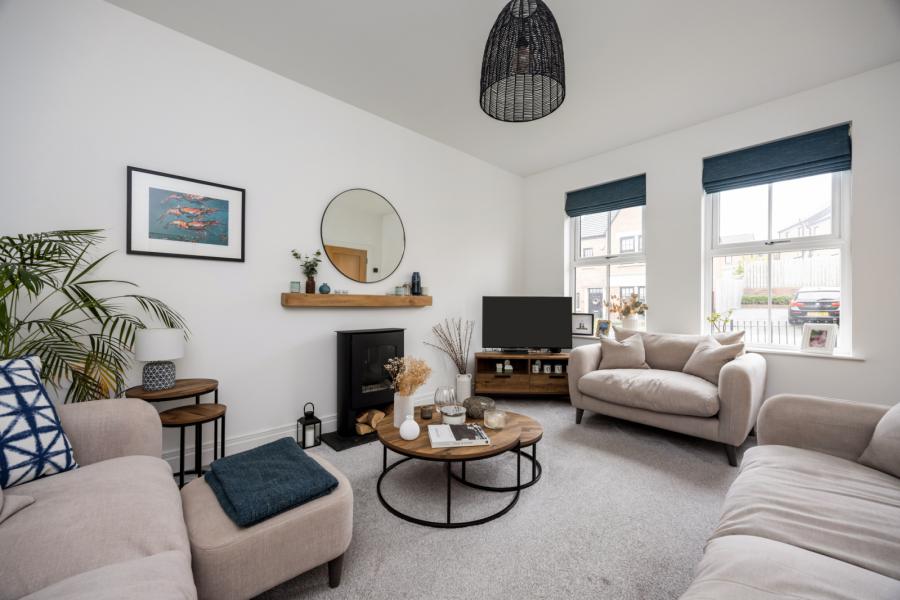 8 Castlegowan Crescent