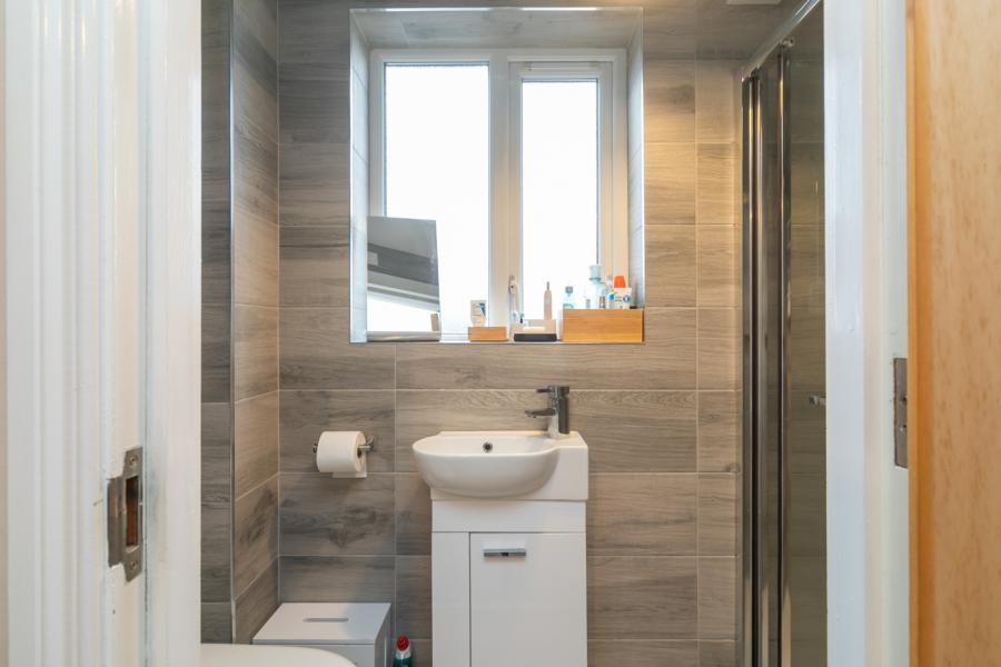 Apartment 12, 1A Inverary Drive