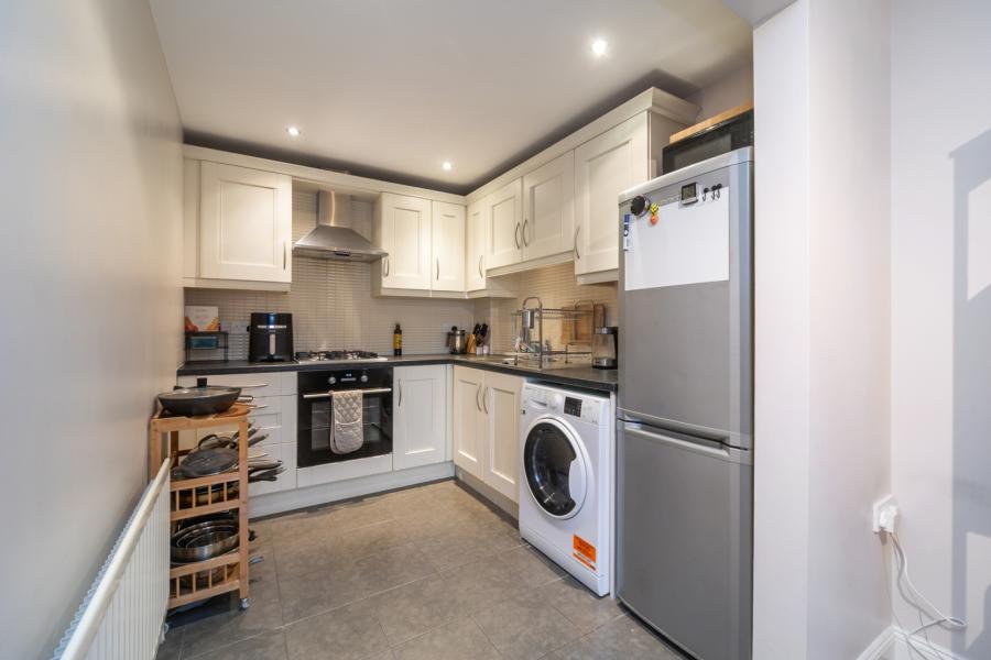 Apartment 12, 1A Inverary Drive