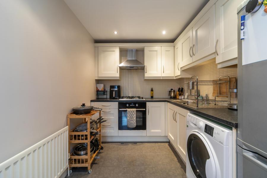 Apartment 12, 1A Inverary Drive