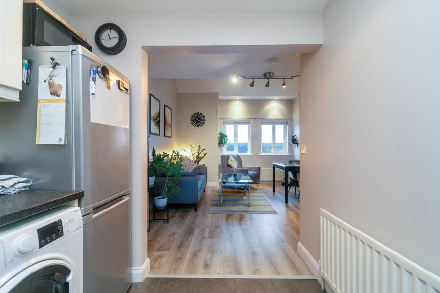 Apartment 12, 1A Inverary Drive