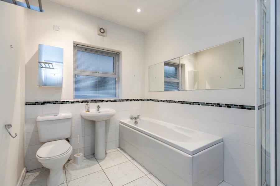 Apartment 7 Kingsleigh, 31B Kings Road