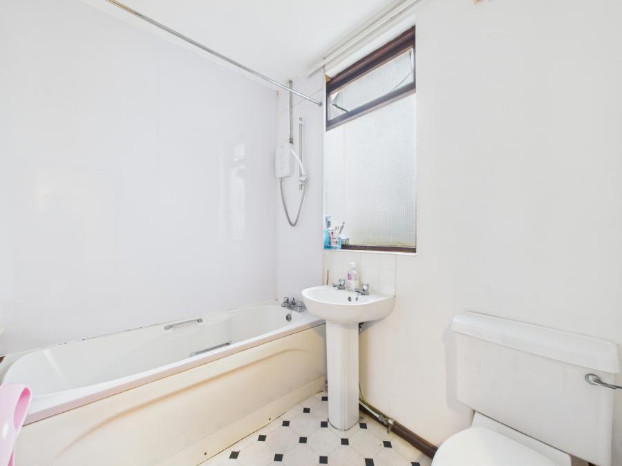 Apt 2, 13 India Street