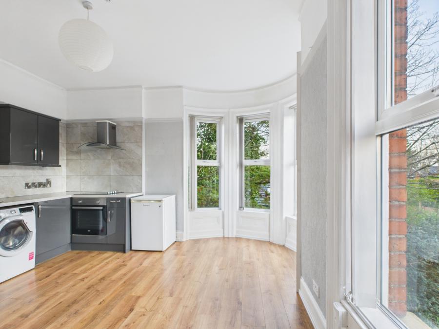 Apartment 3B, 12 Deramore Park