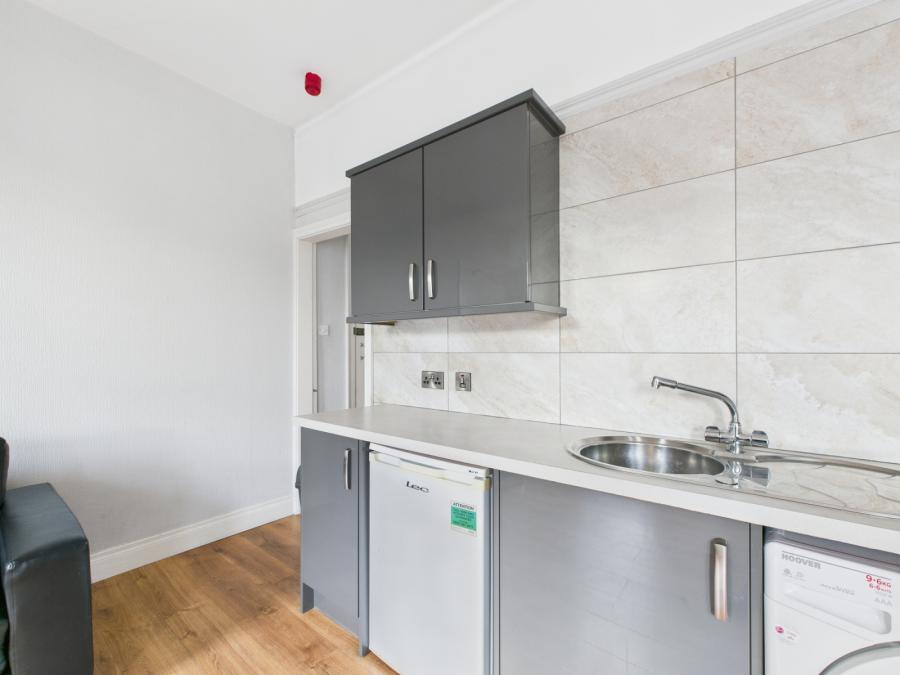 Apartment 3B, 12 Deramore Park