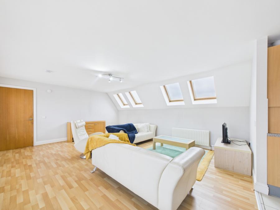 Flat 29 Grafton Court, 85 Kings Road