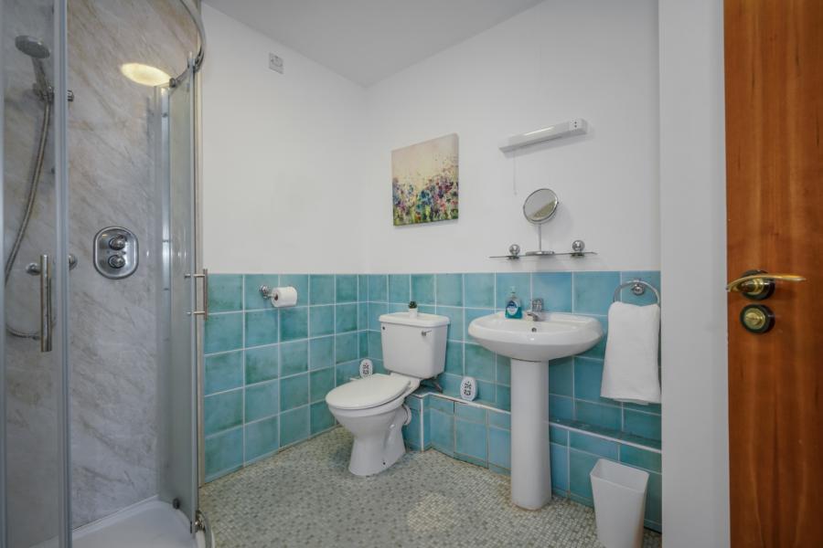 13 Danesfort Park South