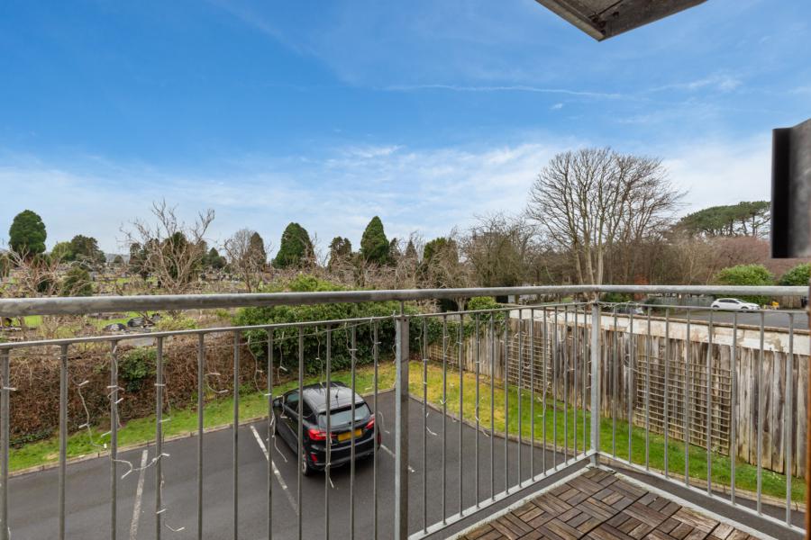 Apartment 5, 5 Galway Park